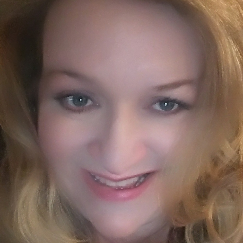 Meet your Posher, Kendra